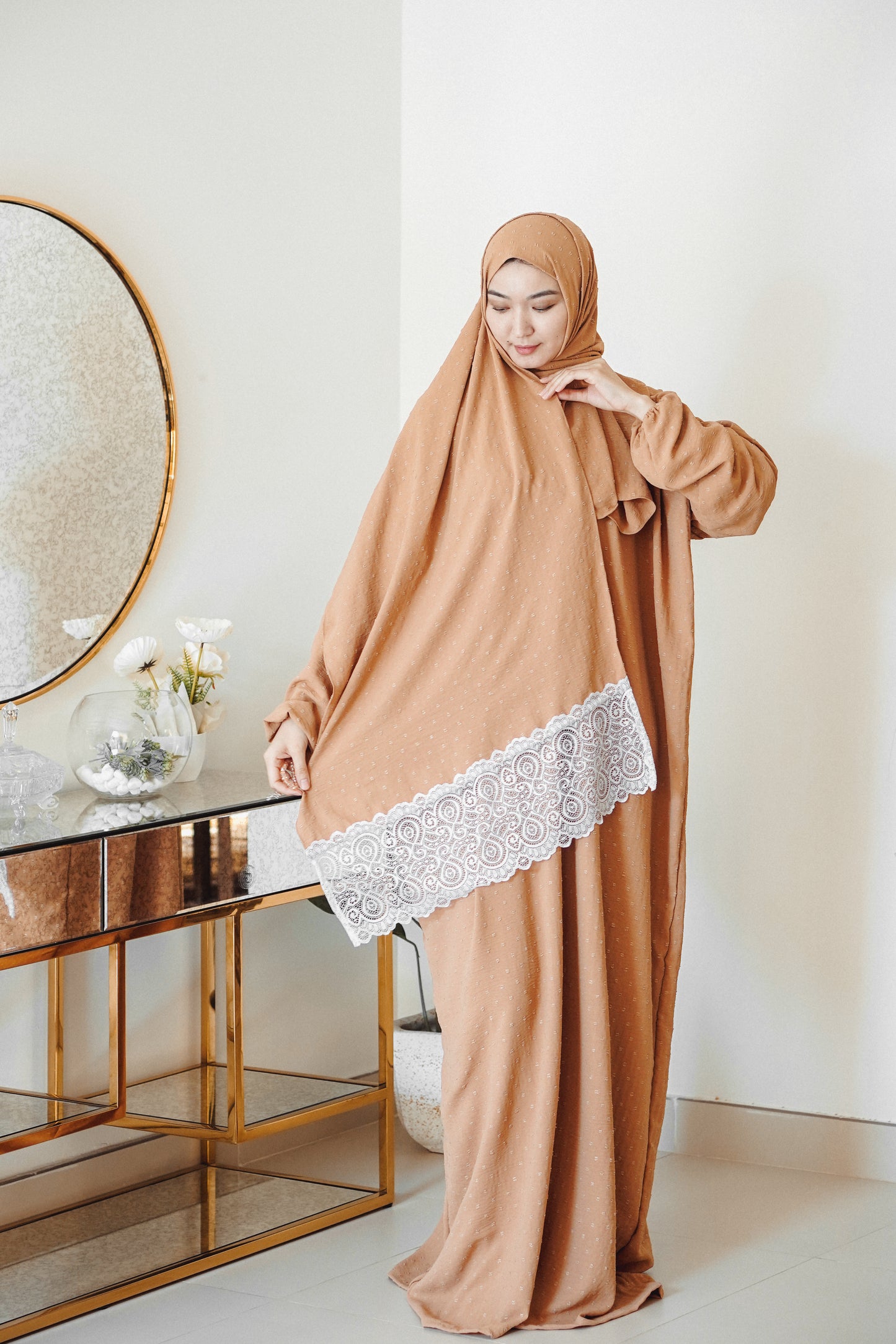 Cotton jacquard with dantel | Prayer Dress (Camel)