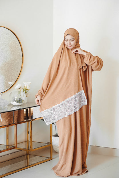 Cotton jacquard with dantel | Prayer Dress (Camel)